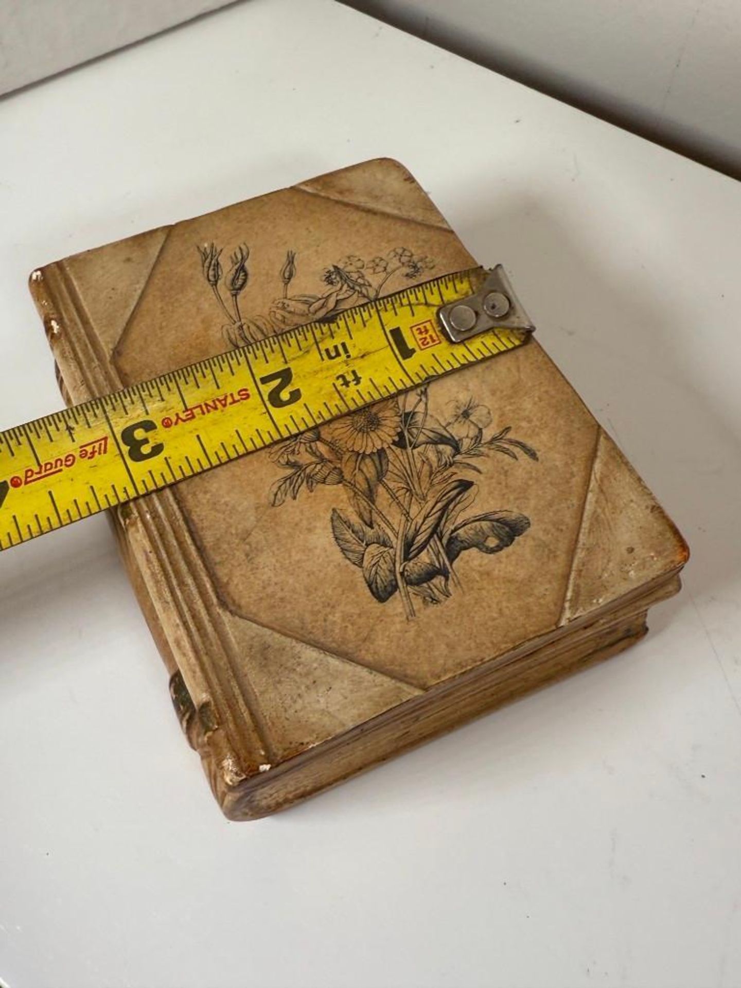 A Collection of Decorative Trinket Boxes - Image 27 of 28