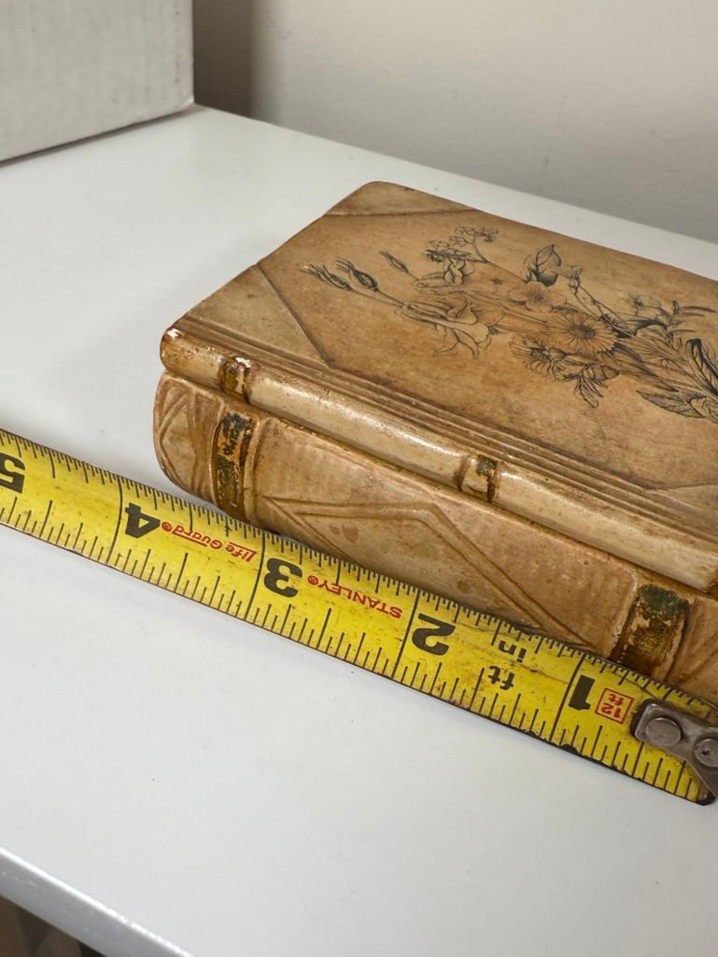 A Collection of Decorative Trinket Boxes - Image 26 of 28