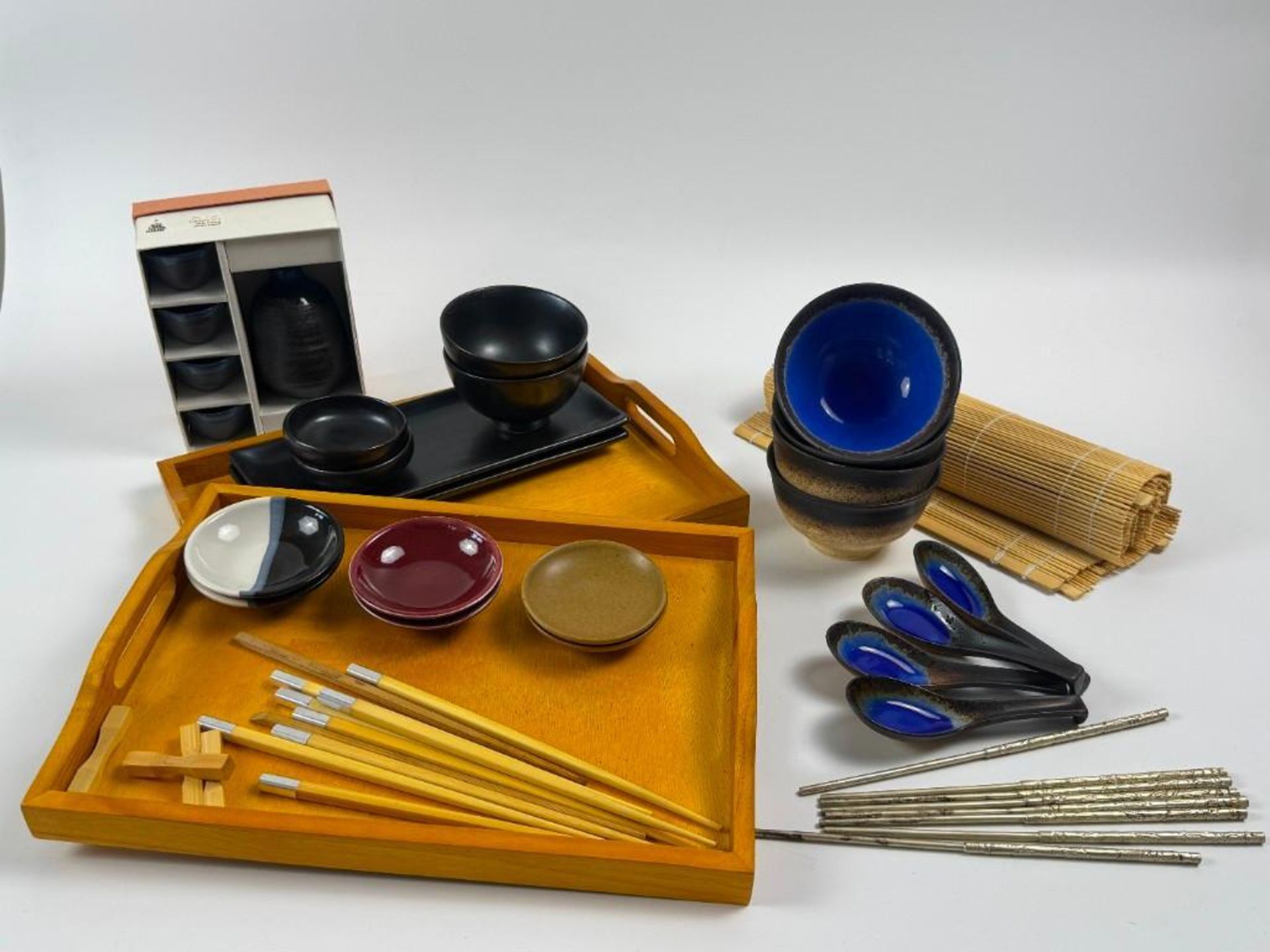 A Collection of Japanese Sushi Serving Pieces - Image 2 of 11