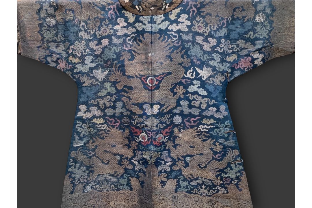 A Blue Silk Gauze Dragon Robe, 19th century - Image 7 of 18