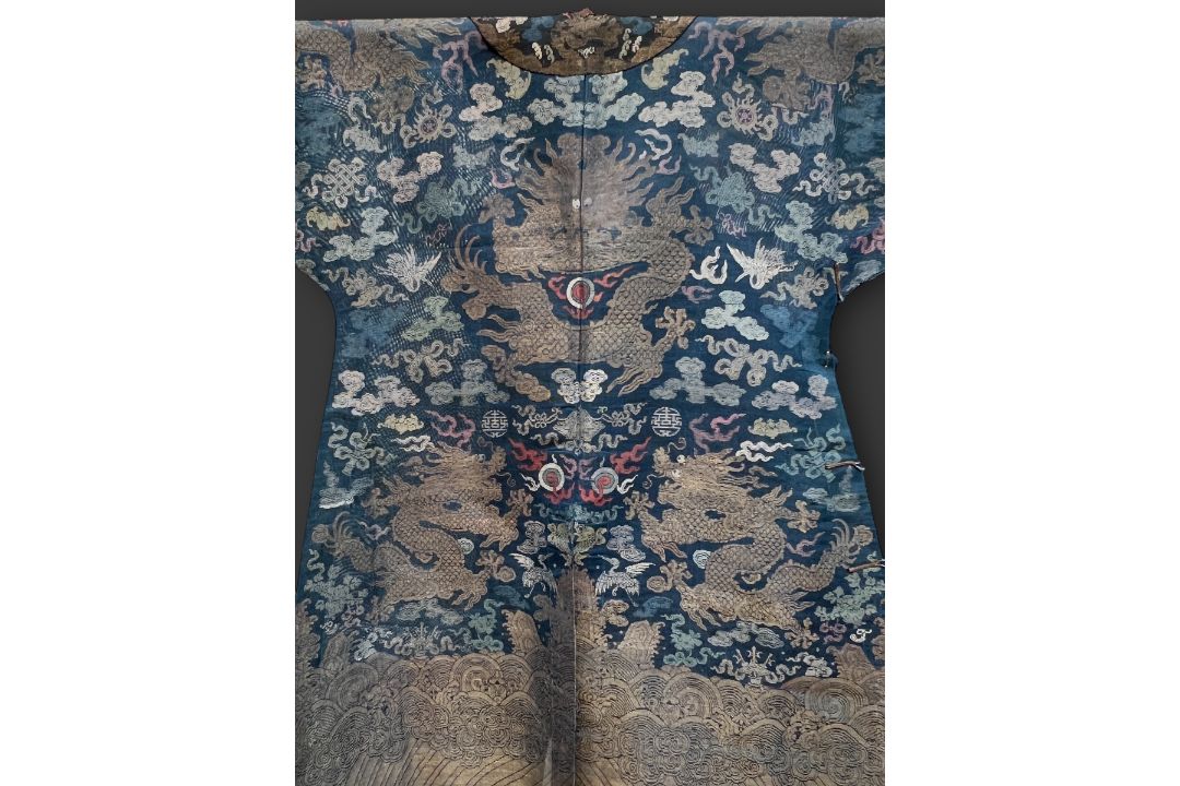 A Blue Silk Gauze Dragon Robe, 19th century - Image 6 of 18