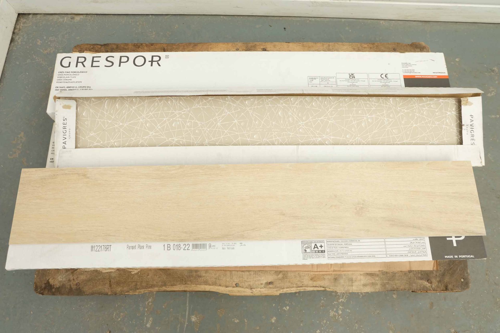 Grespor Porcelain Tiles. 7 Packs of 3 Tiles. Size 119 x 19.7cm. Thickness 10.5mm. Colour: Parquet - Image 6 of 7
