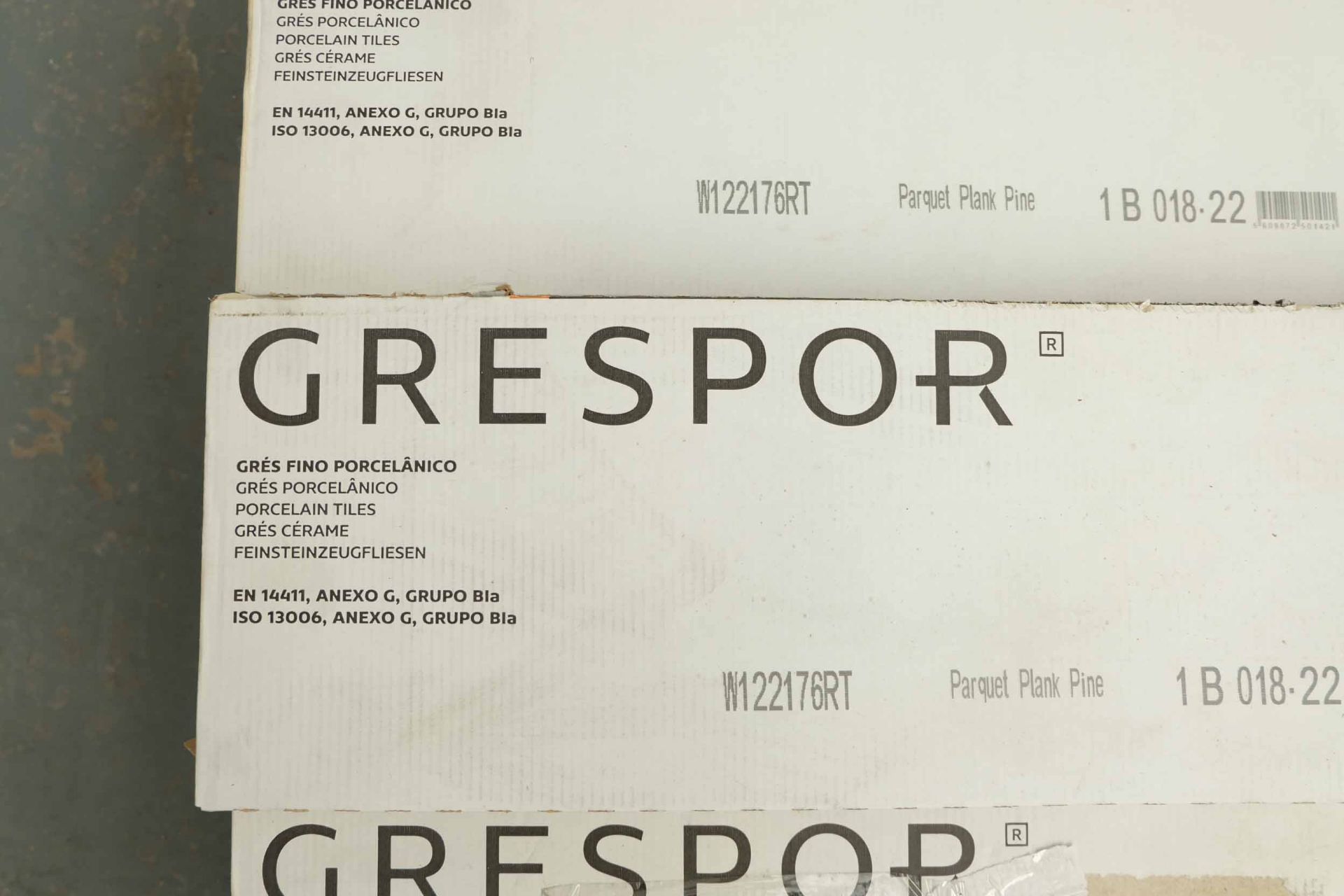 Grespor Porcelain Tiles. 7 Packs of 3 Tiles. Size 119 x 19.7cm. Thickness 10.5mm. Colour: Parquet - Image 2 of 7