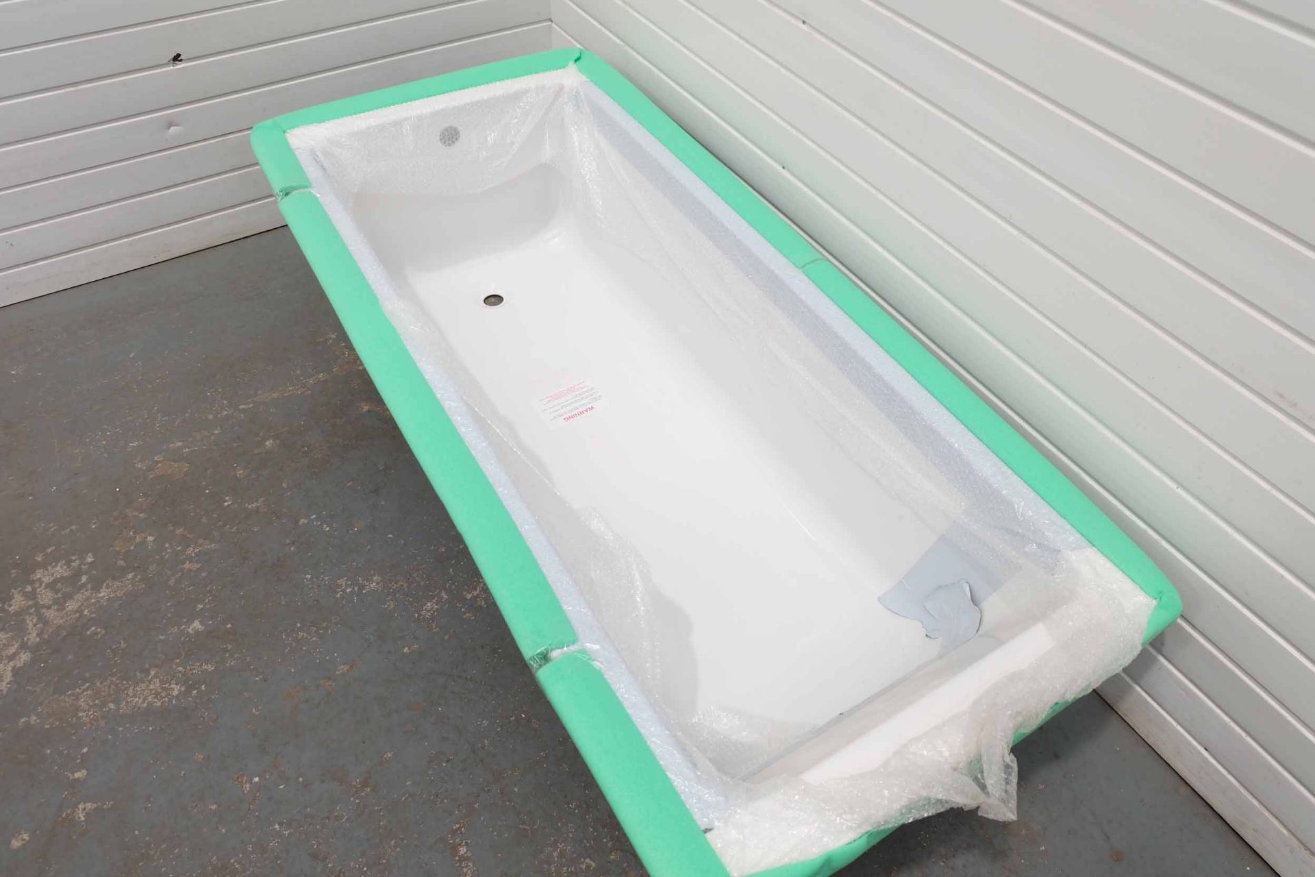 The White Space Vale Single Ended Bath. Colour: White. Length: 1800mm. Width: 800mm. Depth: 440mm. - Image 4 of 7