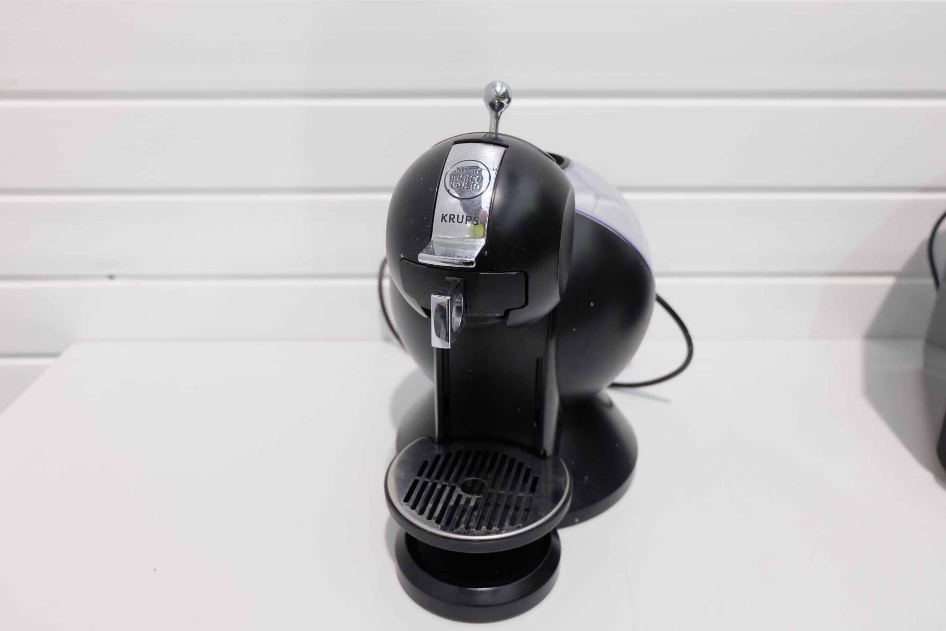 2 x Used Coffee Machines. 1 x Bosch Tassimo. 1 x Dolce Gusto Krups. - Image 2 of 4