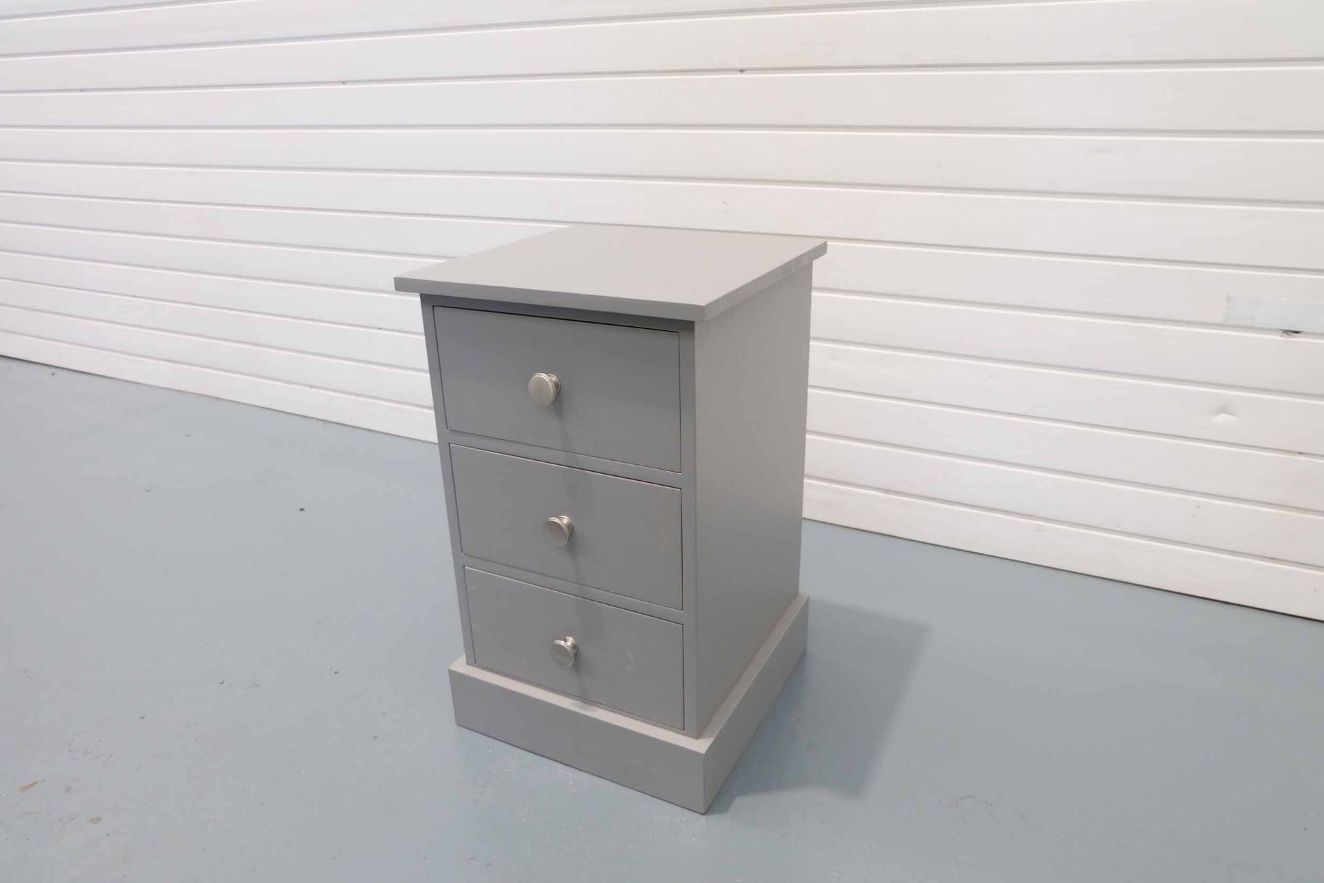 Solid Wood 3 Drawer Bedside Cabinet in Grey. - Image 3 of 5