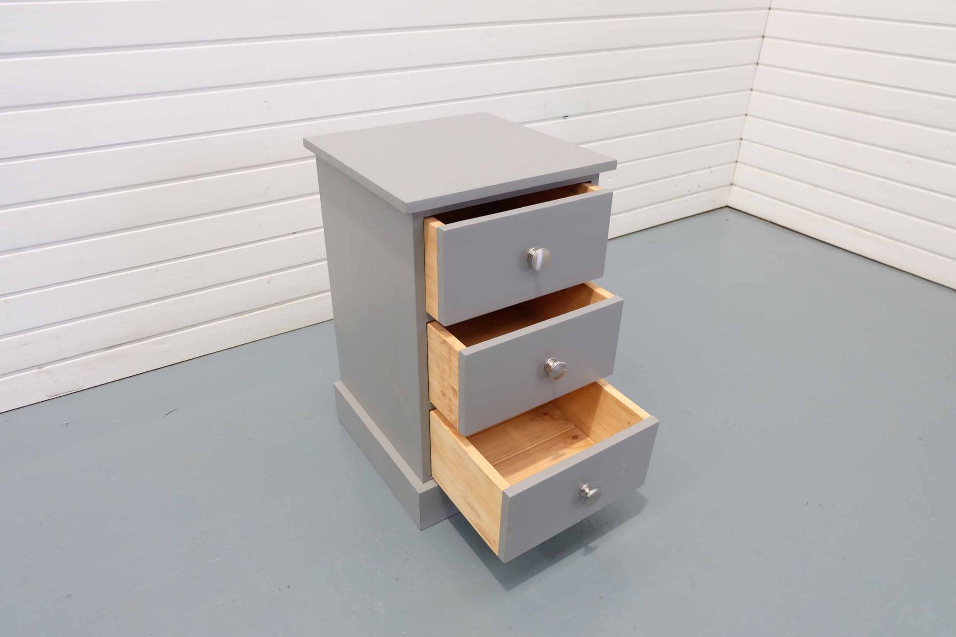 Solid Wood 3 Drawer Bedside Cabinet in Grey. - Image 4 of 5