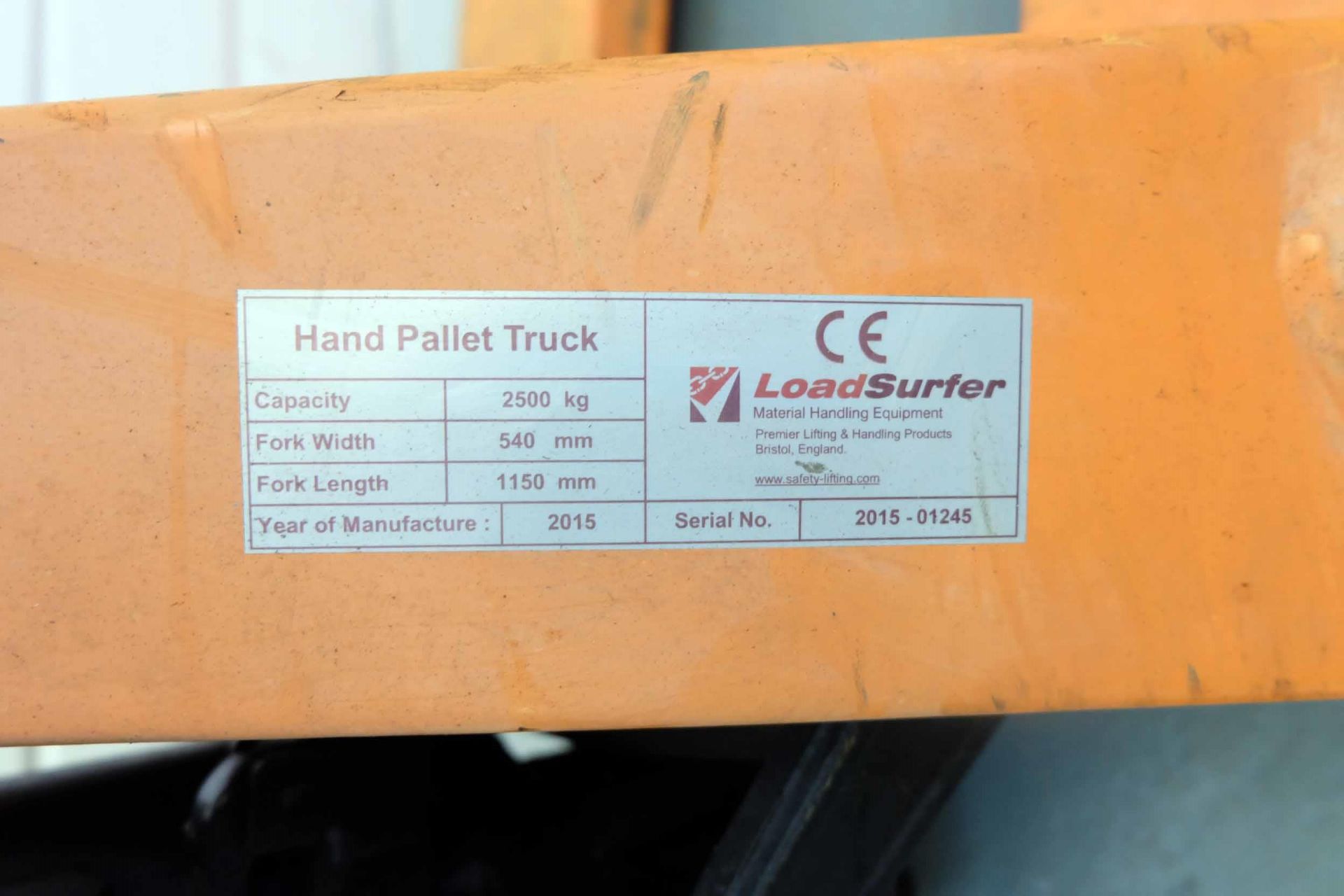 Load Surfer Pallet Truck. Capacity 2500kg. Length of Forks 1150mm. Width of Forks 525mm. - Image 8 of 8