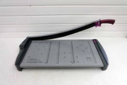 Avery A2 Precision Guillotine. 640mm. Max Cut Capacity 30 Sheets of 80gsm Copier Paper.