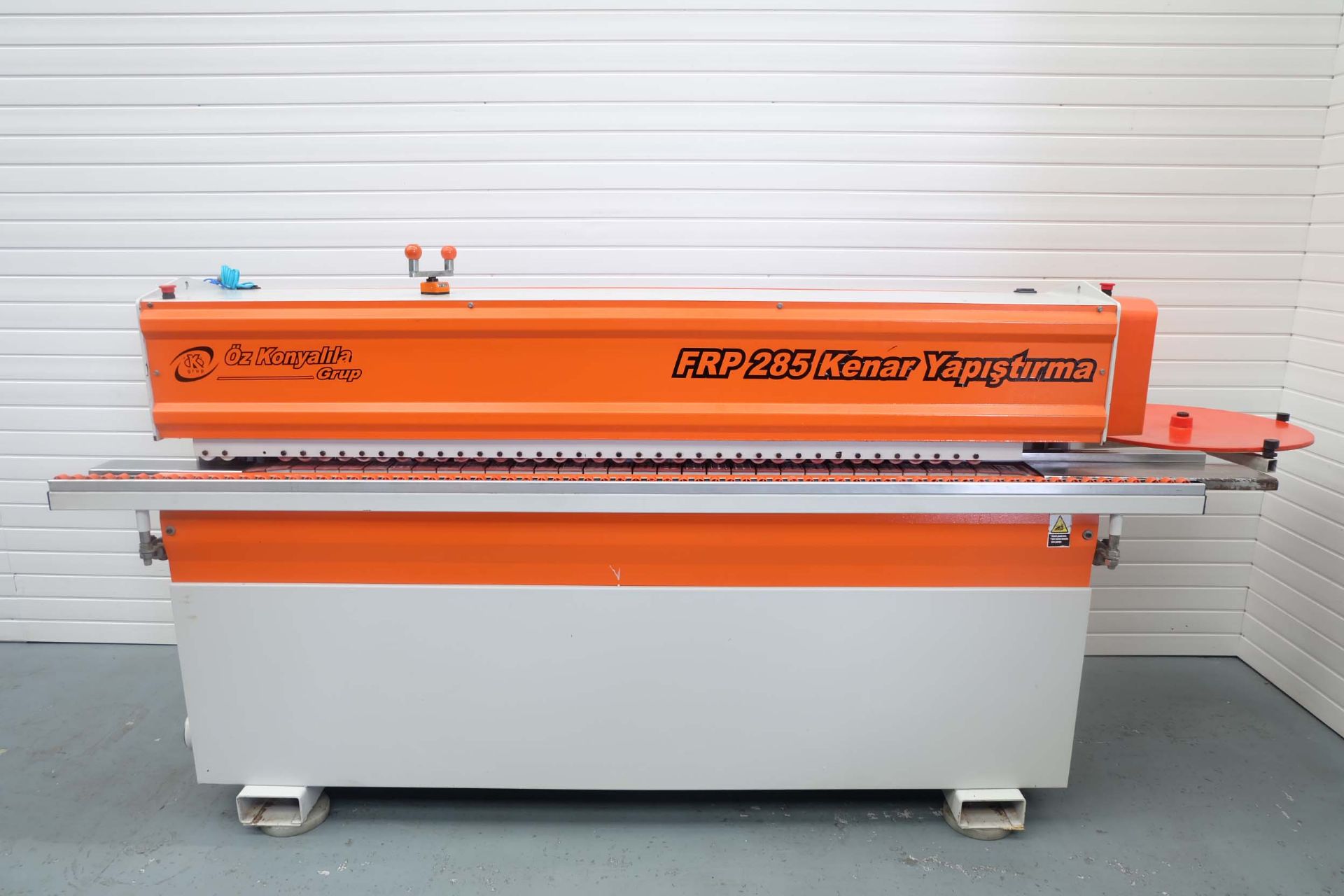 FRP 285 Kenar Yapistirma Edge banding Machine. Feed Speed 14m/min. Edge Max Thickness 3mm.