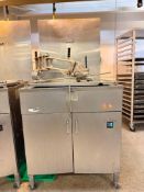Belshaw Flat-Bottom Donut Fryer - Rigging Fee: $150