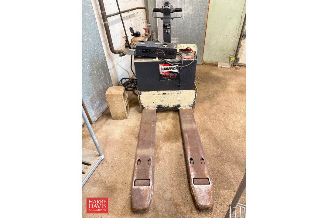 Barrett 4,500 Capacity Electric Pallet Jack, Model: EWP40, S/N: 56-11640 - Image 2 of 3
