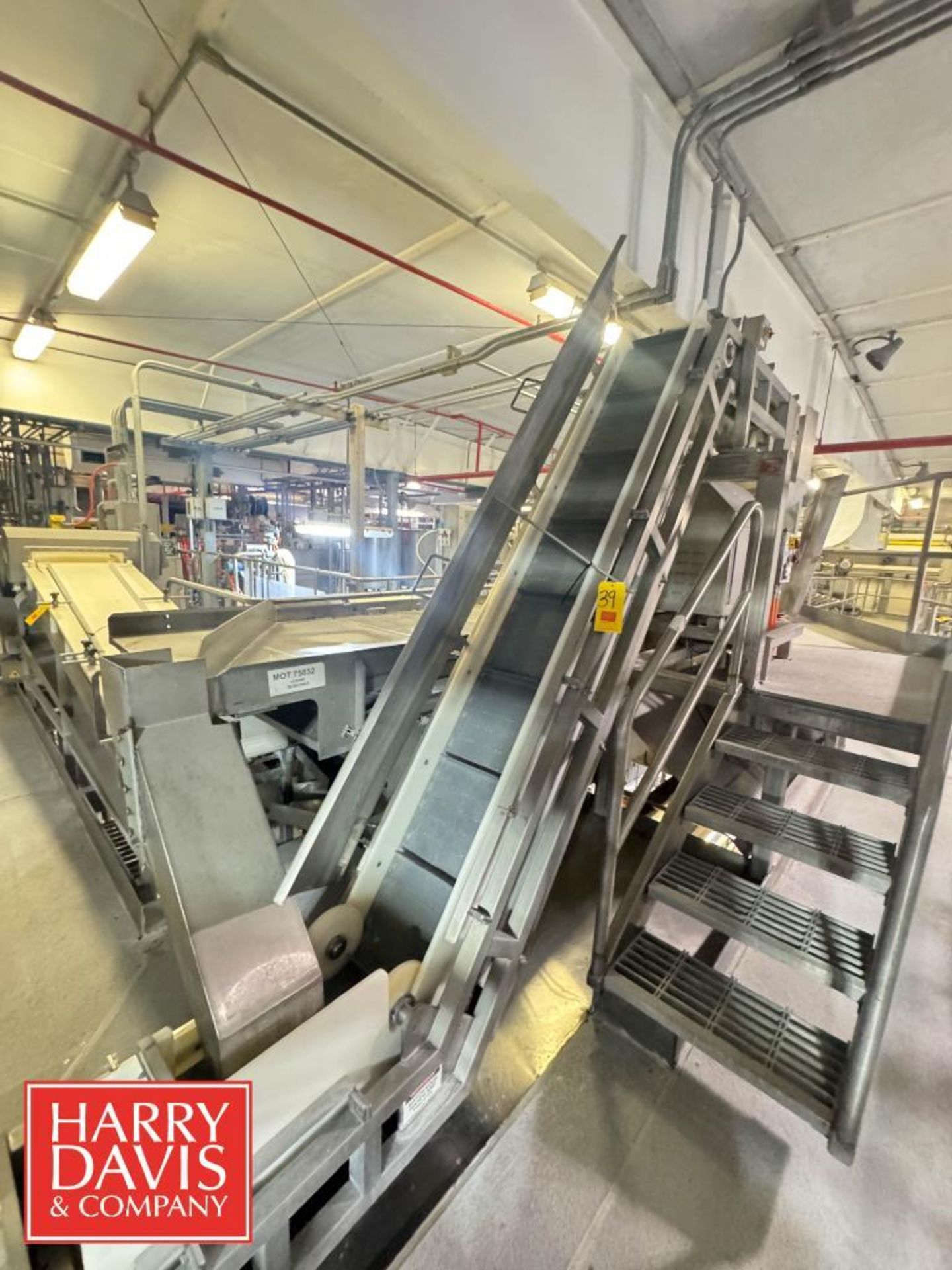 S/S Frame Incline Z-Frame Conveyor: 26" Width (Location: Allentown, PA)