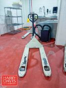 Crown Pallet Jack (Location: Albion, NY)