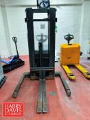 Crown Electric Pallet Stacker, Model: ST3000-20, S/N: 5A521036 (Location: Albion, NY)