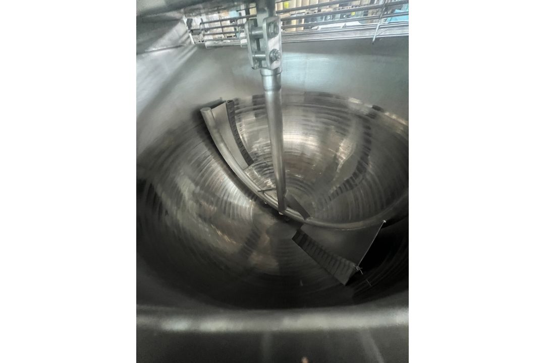 S/S KETTLE WITH SWEEP SCRAPE AGITATION (INVENTORY # ) (LOCATED @ MDG SHOWROOM - PITTSBURGH, PA) ( - Image 8 of 10