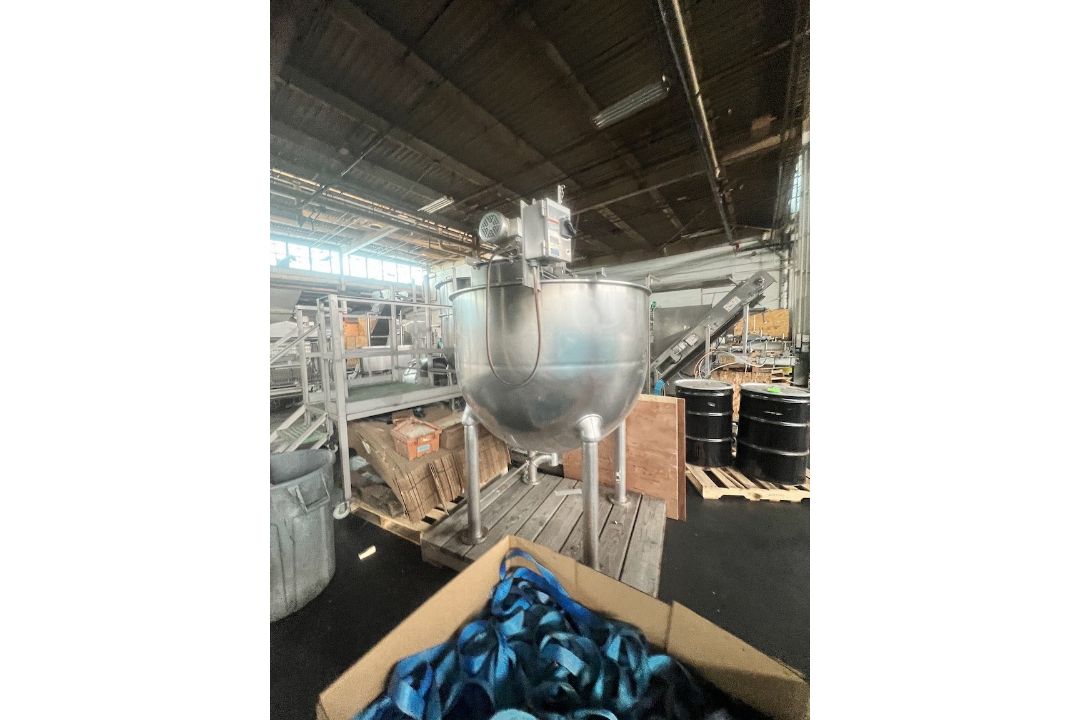 S/S KETTLE WITH SWEEP SCRAPE AGITATION (INVENTORY # ) (LOCATED @ MDG SHOWROOM - PITTSBURGH, PA) ( - Image 3 of 10