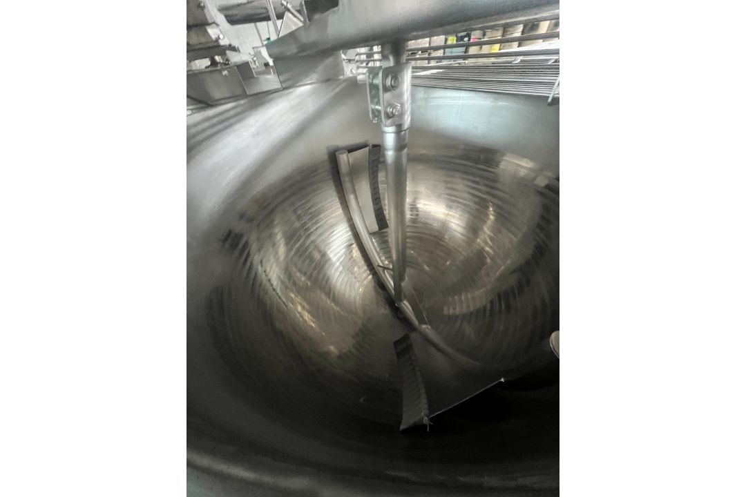 S/S KETTLE WITH SWEEP SCRAPE AGITATION (INVENTORY # ) (LOCATED @ MDG SHOWROOM - PITTSBURGH, PA) ( - Image 5 of 10
