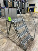 4-STEP LADDER TILT ROLL