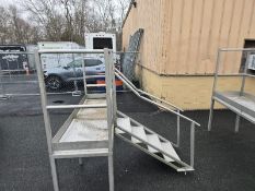 S/S Platform with Stairs, Aprox. Dimensions 83