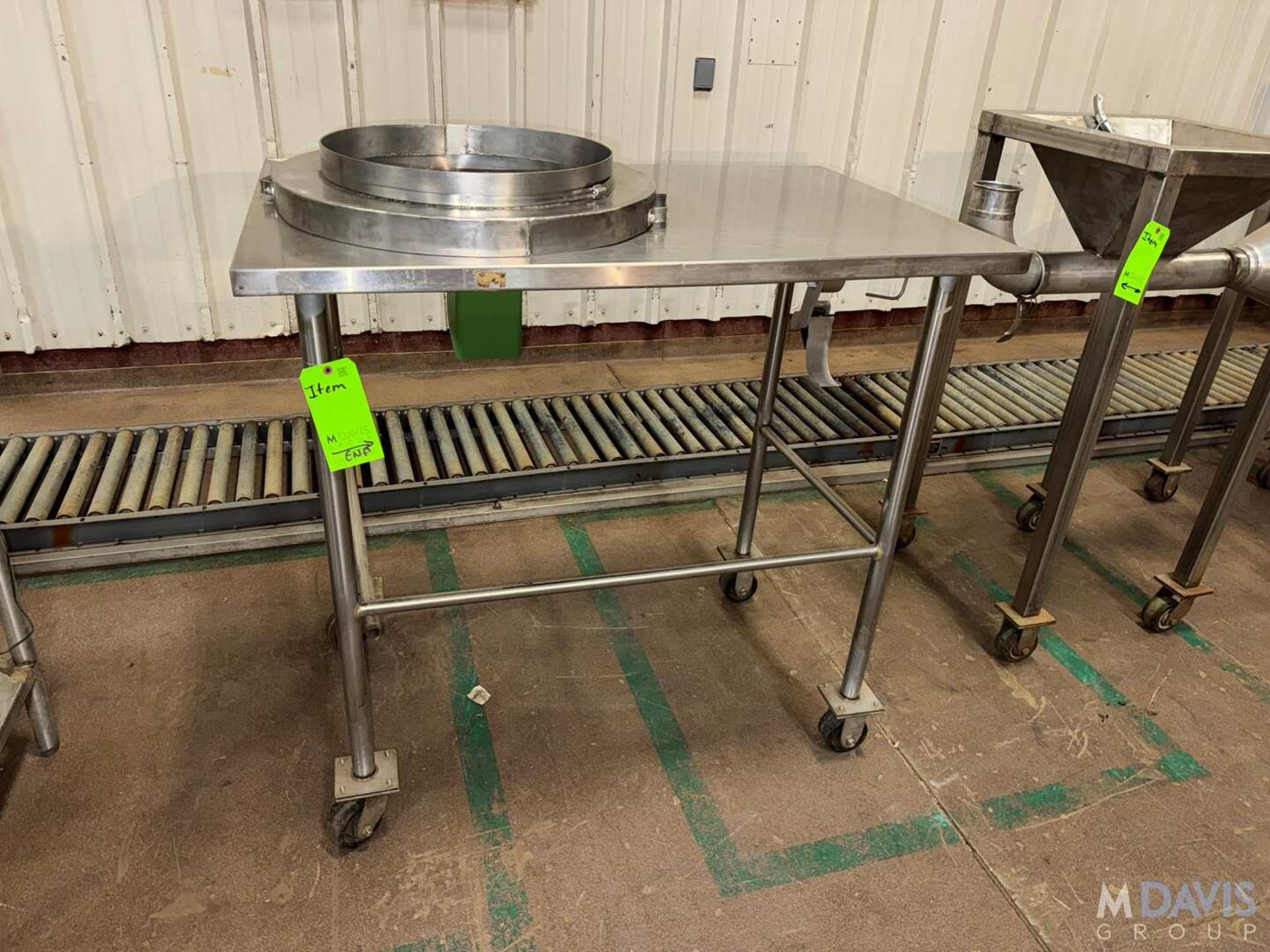 (2) S/S COARSE RETURN PORTABLE CARTS WITH (1) ADDITIONAL S/S CART - Image 5 of 5
