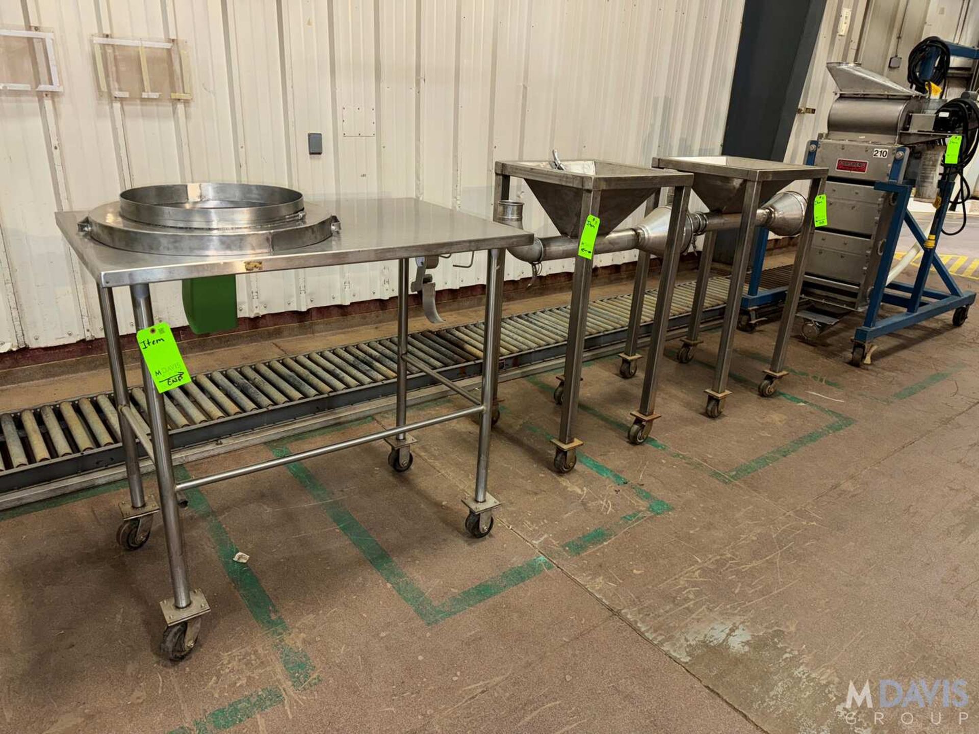 (2) S/S COARSE RETURN PORTABLE CARTS WITH (1) ADDITIONAL S/S CART - Image 3 of 5