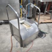 Boots washer SHOES Cleaner with control panel (Handling Fee $150) (Located Huntingdon, QC, Canada)