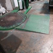 Predator Pallet Wrapper with Ramp, S/N J111-16704BD, V115 (Loading Fee $400) (Located Fort Worth,