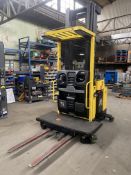 Hyster Lift: Hyster Lift Truck Model R30XM2, s/n G118N02156B,Electric, Hours read 4572, load