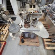 Encapsulator CAPSUGEL PD8, capsule filler 208v, 3ph. (Handling Fee $200) (Located Hinchinbrooke, QC,