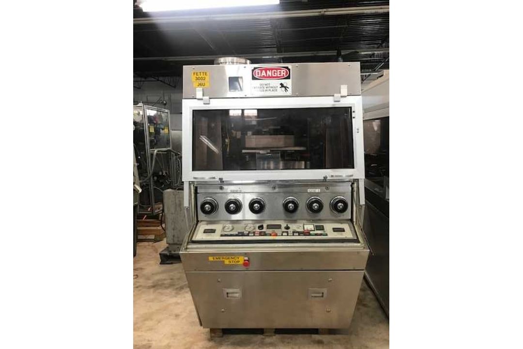 Fette P3000 45 station B tooled double-sided rotary tablet press complete with Data control - Image 2 of 8