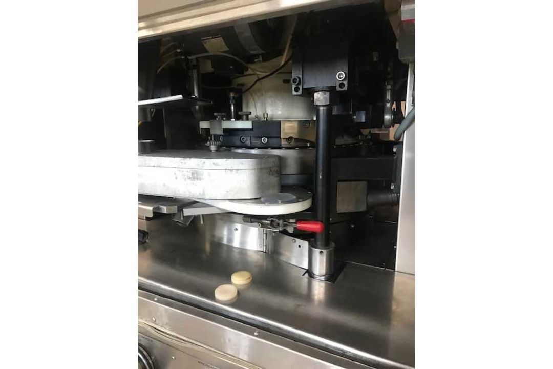 Fette P3000 45 station B tooled double-sided rotary tablet press complete with Data control - Image 8 of 8