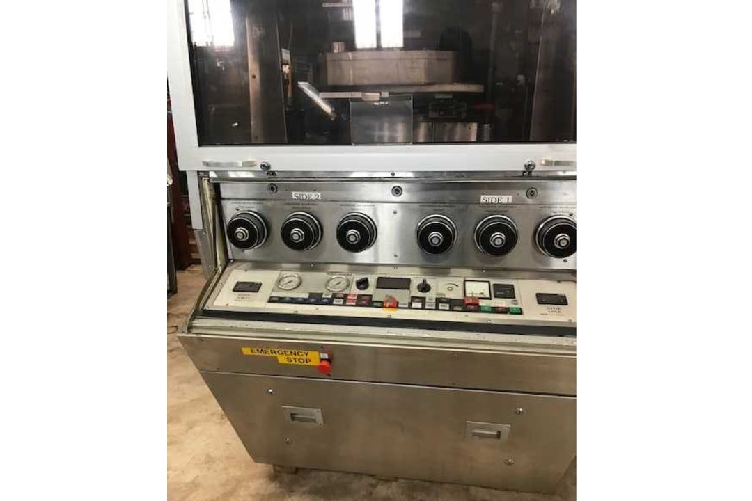 Fette P3000 45 station B tooled double-sided rotary tablet press complete with Data control - Image 6 of 8