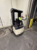 CROWN ELECTRIC SERIES 5500 SH PALLET JACK