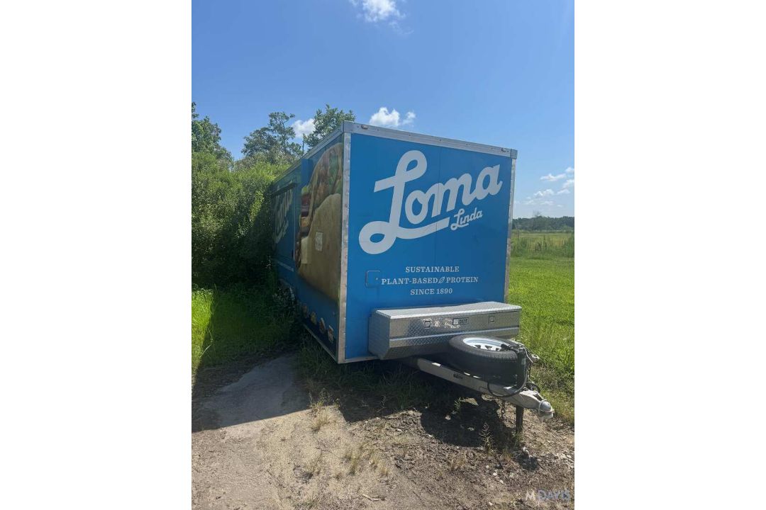 DUAL AXLE FOOD TRAILER - Image 7 of 12