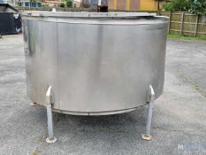 STAINLESS STEEL 1100 GALLON MIXING TANK MODEL: UNKNOWN, Aprox. Internal Dimensions 85