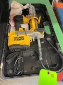 DEWALT GREASE GUN