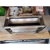 Rondo Style Flour Duster, 18.25 in Flour depositing aperture with drive and power switch, Single