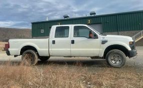 2010 Ford F-250 XLT 4x4 Pickup Truck