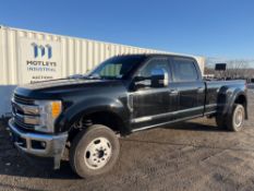 2017 Ford F-350 Lariat Super Duty Crew Cab 4WD Dually Pickup Truck