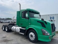 2014 Volvo VNL T/A Day Cab Road Tractor