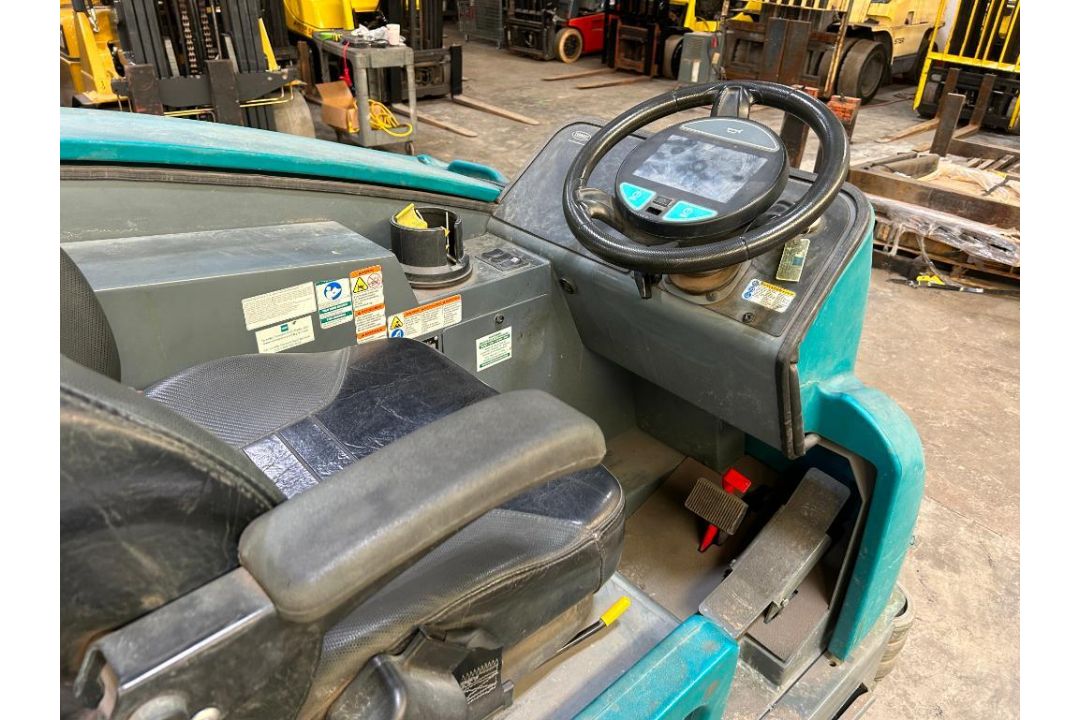 Tenant Ride On Floor Sweeper/ Scrubber, Model M20, S/N M20-10221, LPG, Back-Up Camera, 409 Hours - Image 6 of 8