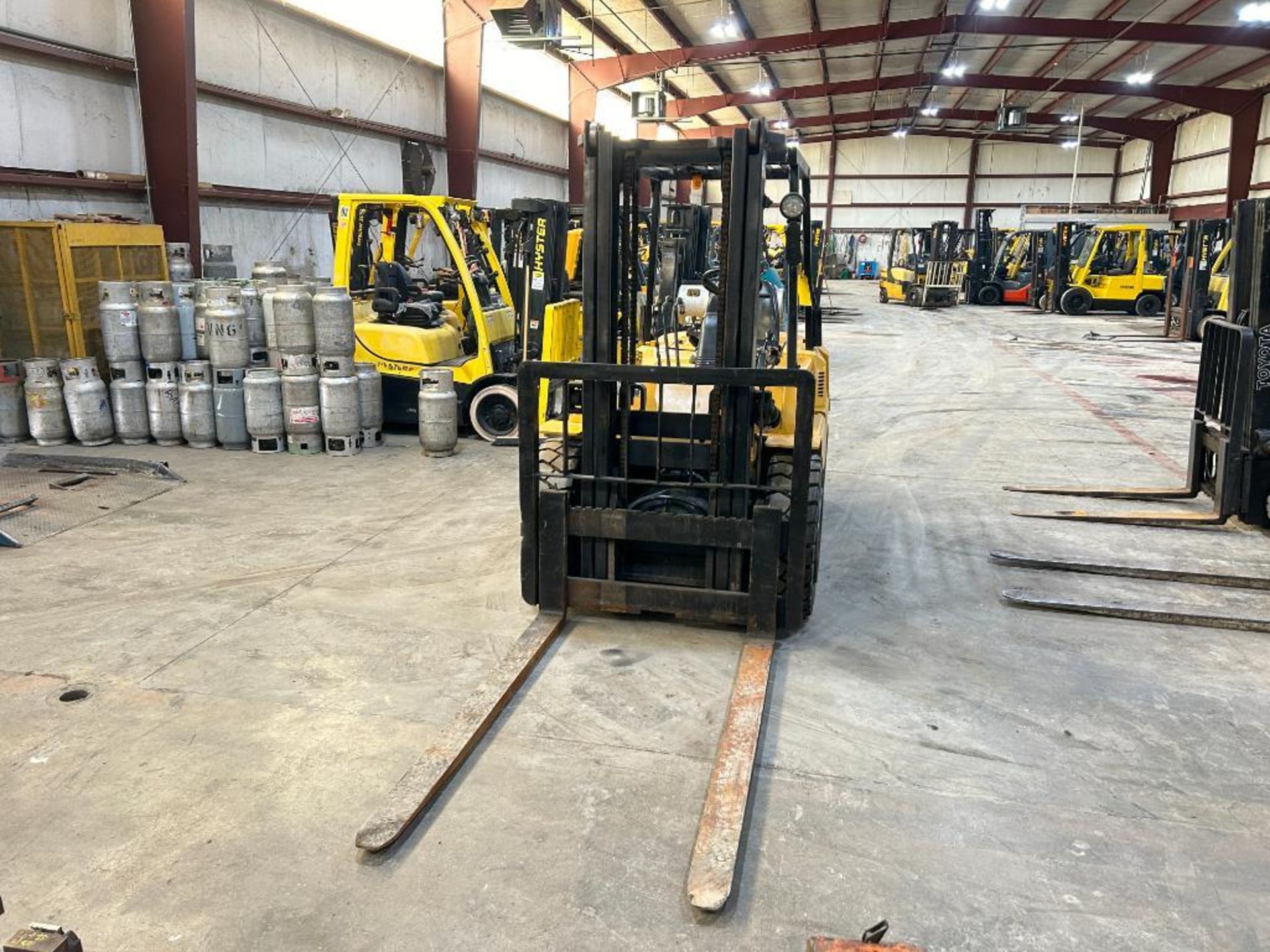 Caterpillar 8,000-LB. Capacity Forklift, Model GP40, S/N 1CM02009, LPG, (New) Front Solid Pneumatic - Image 2 of 5