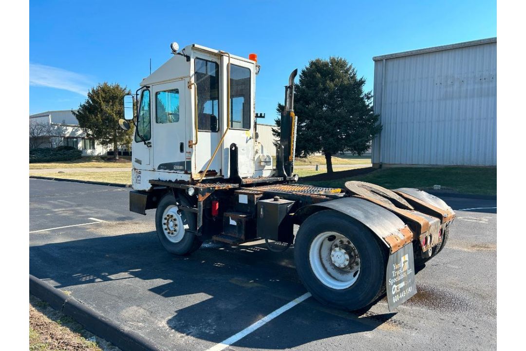 2012 Kalmar Ottawa Spotter Truck/ Terminal Tractor, Model 4X2, S/N329001, Cummins Engine, Allison Tr - Image 4 of 7