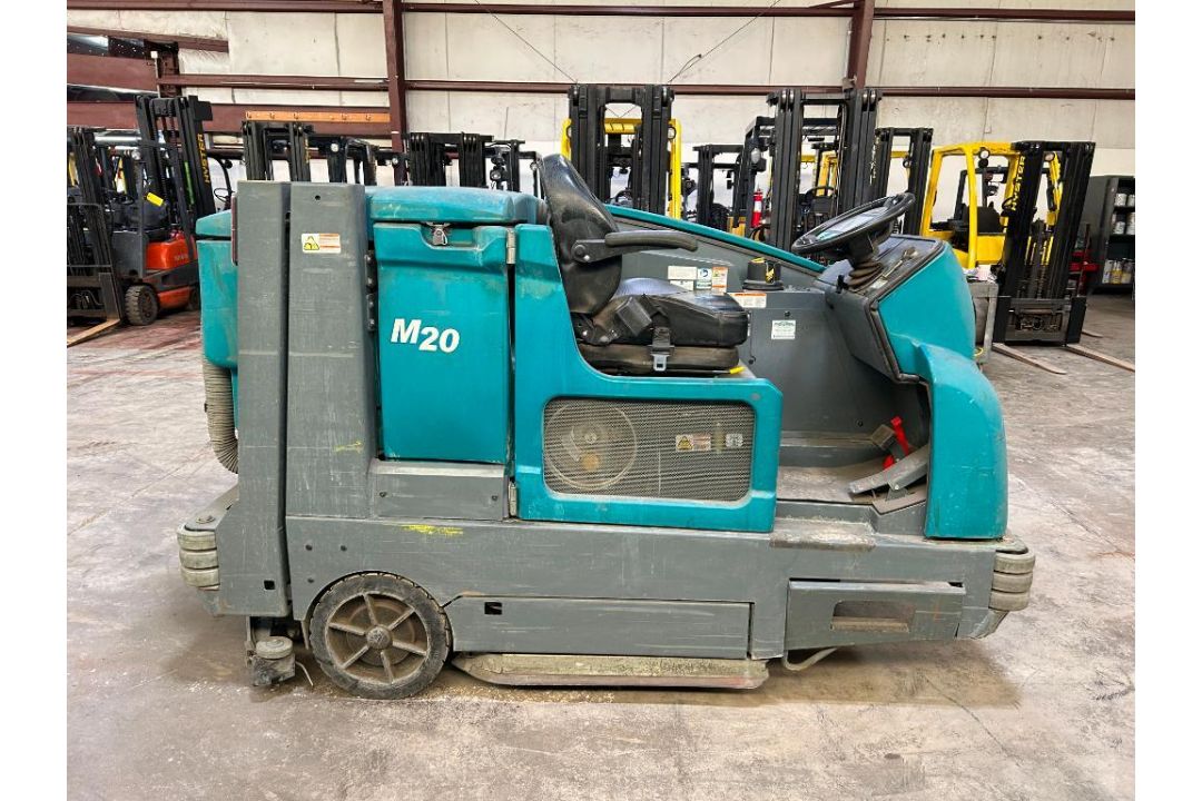 Tenant Ride On Floor Sweeper/ Scrubber, Model M20, S/N M20-10221, LPG, Back-Up Camera, 409 Hours - Image 2 of 8