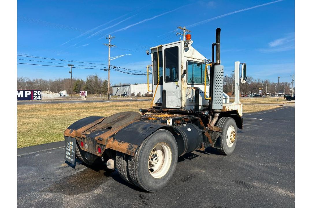 2012 Kalmar Ottawa Spotter Truck/ Terminal Tractor, Model 4X2, S/N329001, Cummins Engine, Allison Tr - Image 3 of 7