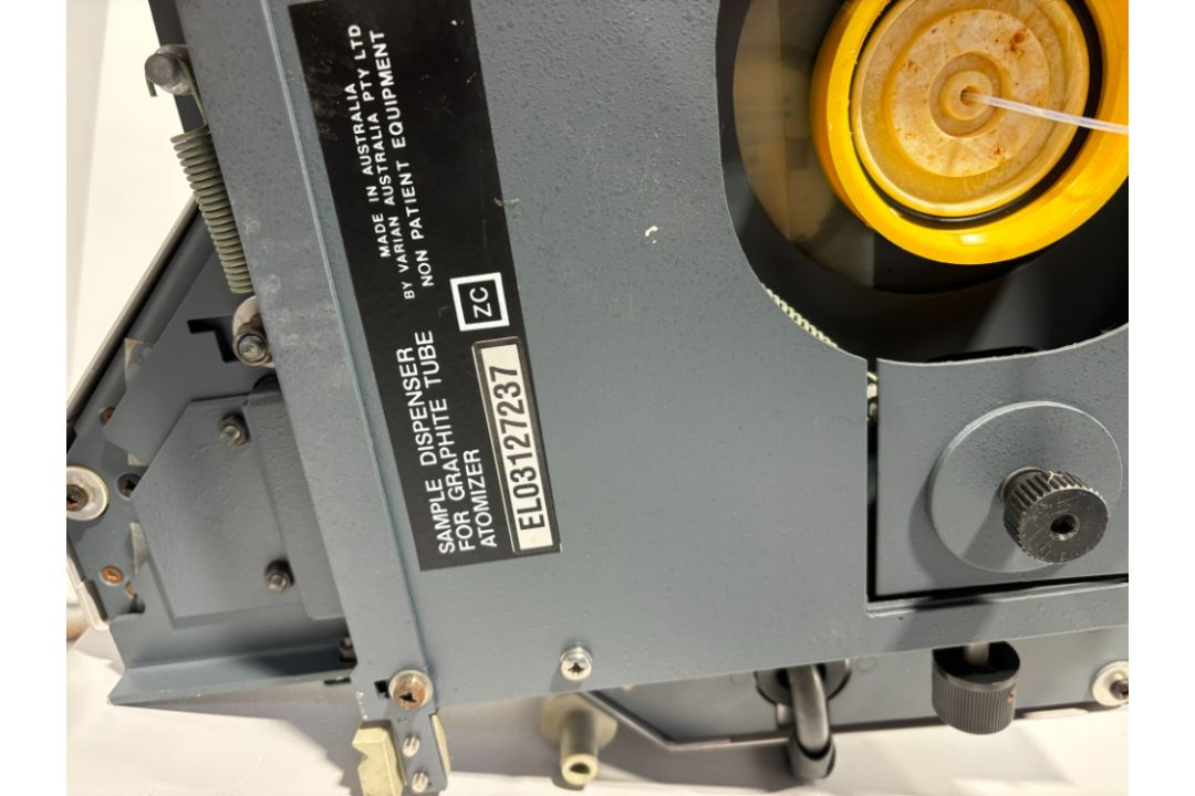 SpectrAA 220Z - Image 8 of 8
