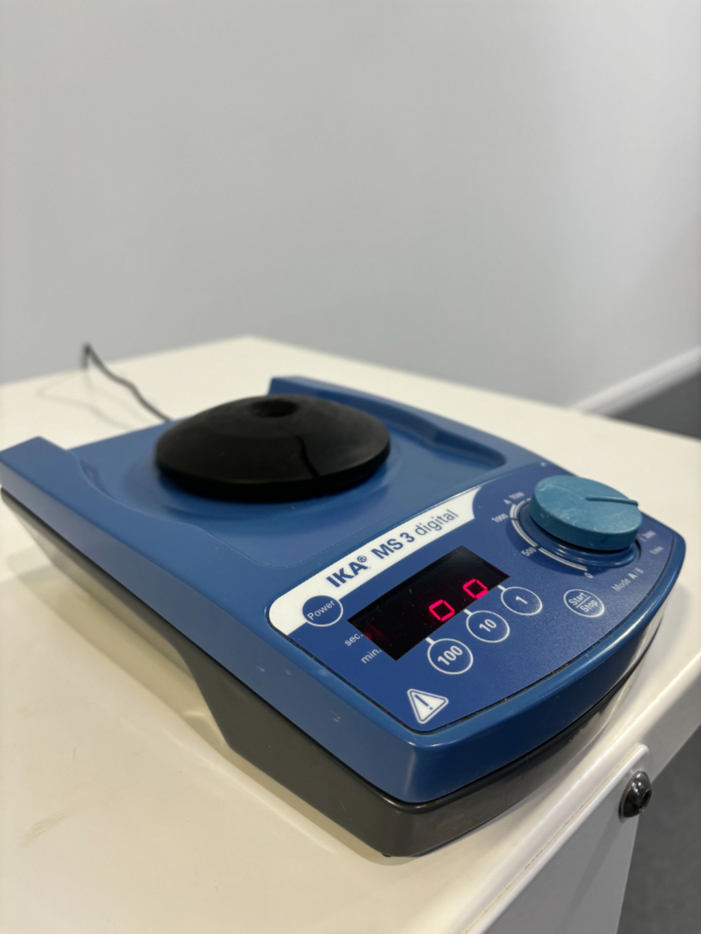 IKA MS 3 Digital Vortexer - Image 2 of 4