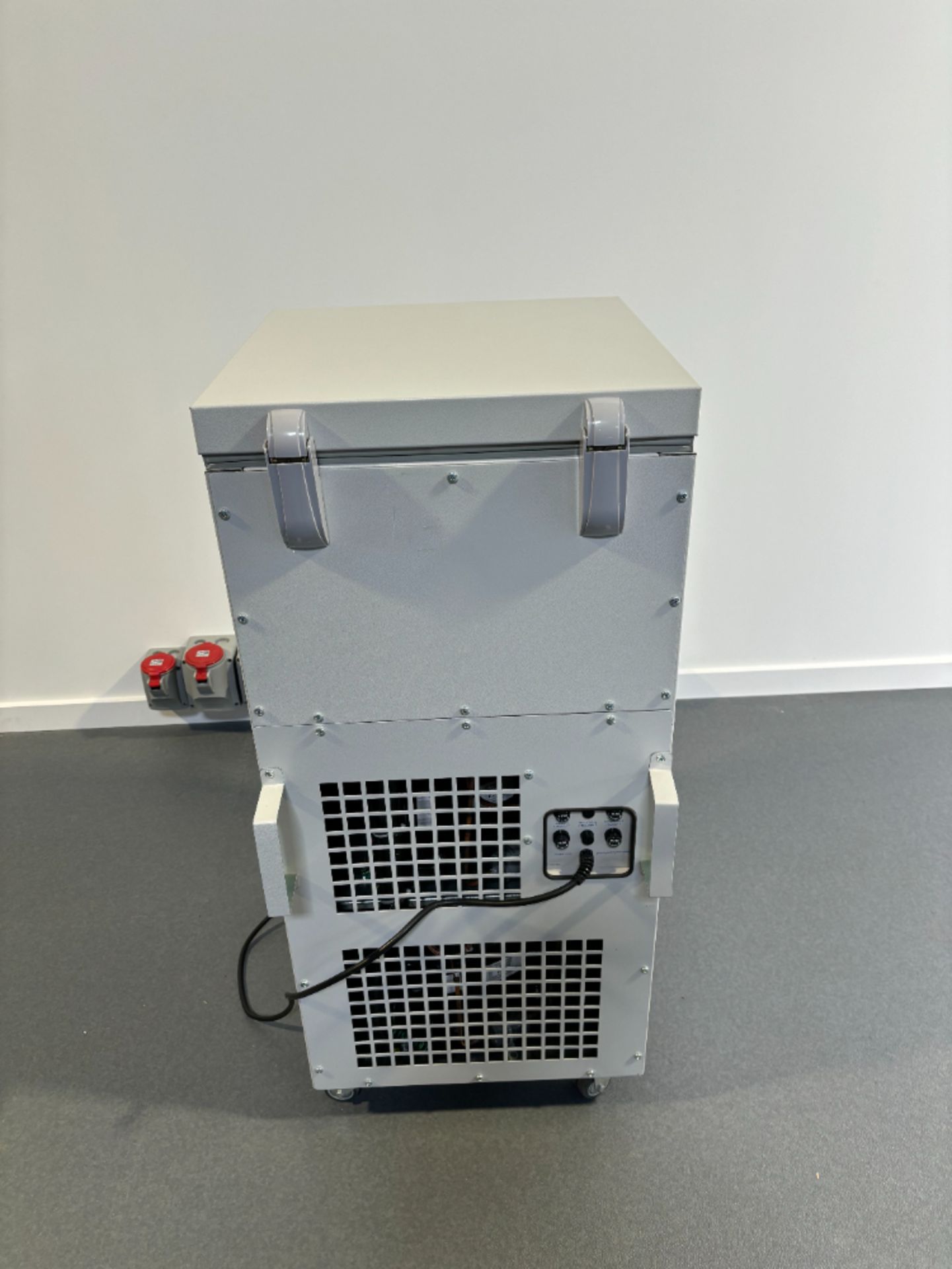 Bright Clini-RF CO² Eliminator Low Temperature Rapid Freezer - Image 4 of 5
