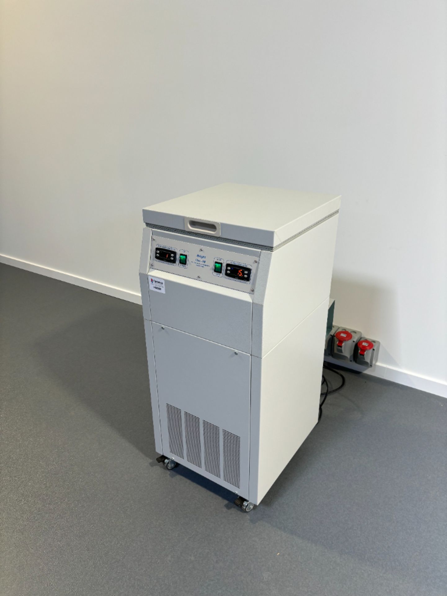 Bright Clini-RF CO² Eliminator Low Temperature Rapid Freezer - Image 3 of 5